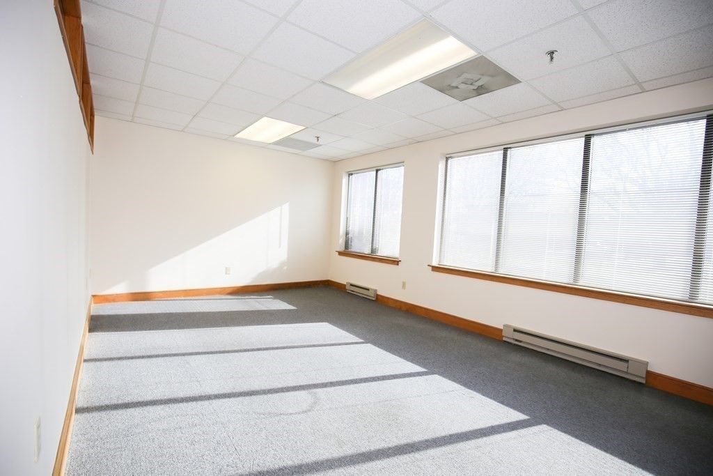 140 Park St, Attleboro, MA 02703